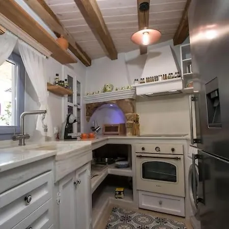 Βίλα Ilios - Traditional House Koskinou *